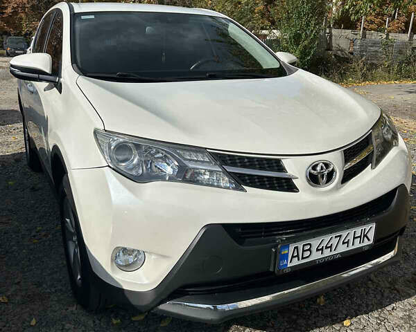 Тойота РАВ 4 2013 в Ладыжин на Automoto.ua Белый Тойота РАВ 4, объемом двигателя 2 л и пробегом 256 тыс. км за 14500 $, фото 4 на Automoto.ua