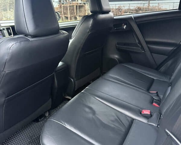 Білий Тойота РАВ 4, об'ємом двигуна 2.5 л та пробігом 195 тис. км за 17300 $, фото 9 на Automoto.ua