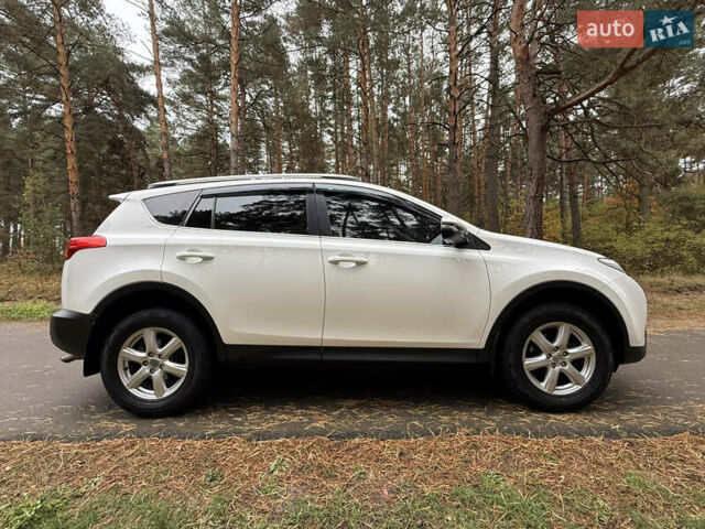 Тойота РАВ 4 2013 у Києві на Automoto.ua Білий Тойота РАВ 4, об'ємом двигуна 2 л та пробігом 192 тис. км за 16800 $, фото 16 на Automoto.ua