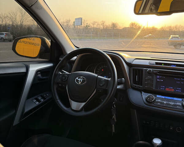 Белый Тойота РАВ 4, объемом двигателя 2.23 л и пробегом 193 тыс. км за 16750 $, фото 24 на Automoto.ua