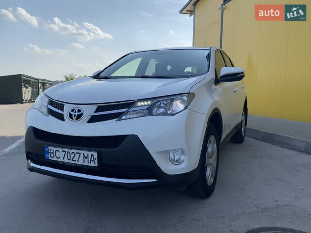 Білий Тойота РАВ 4, об'ємом двигуна 2.23 л та пробігом 158 тис. км за 15400 $, фото 3 на Automoto.ua