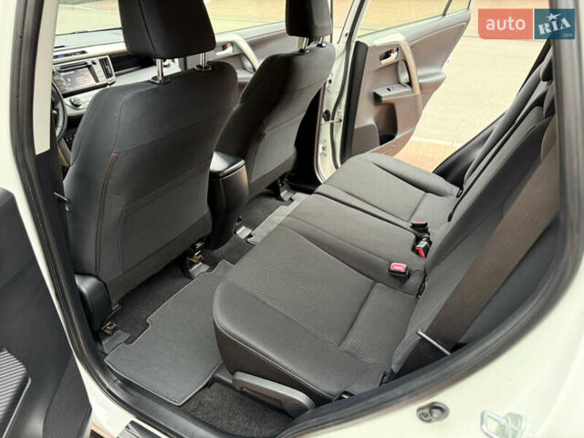 Белый Тойота РАВ 4, объемом двигателя 2.5 л и пробегом 79 тыс. км за 19200 $, фото 44 на Automoto.ua