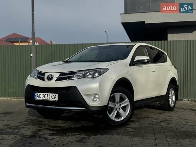 Белый Тойота РАВ 4, объемом двигателя 2.23 л и пробегом 182 тыс. км за 14500 $, фото 2 на Automoto.ua