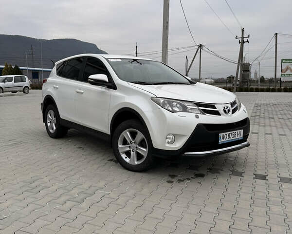 Білий Тойота РАВ 4, об'ємом двигуна 2.23 л та пробігом 220 тис. км за 17200 $, фото 8 на Automoto.ua