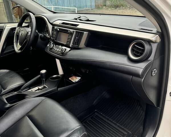 Белый Тойота РАВ 4, объемом двигателя 2.49 л и пробегом 98 тыс. км за 22500 $, фото 39 на Automoto.ua