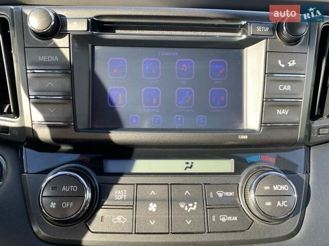 Белый Тойота РАВ 4, объемом двигателя 2.5 л и пробегом 139 тыс. км за 19000 $, фото 14 на Automoto.ua