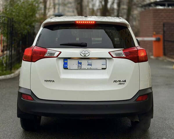 Білий Тойота РАВ 4, об'ємом двигуна 2.23 л та пробігом 250 тис. км за 15500 $, фото 2 на Automoto.ua