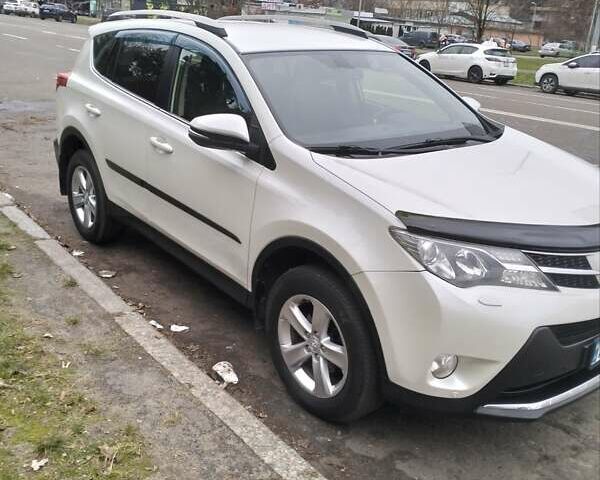 Белый Тойота РАВ 4, объемом двигателя 2.23 л и пробегом 309 тыс. км за 15300 $, фото 2 на Automoto.ua