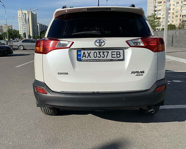 Тойота РАВ 4 2013 в Харькове на Automoto.ua Белый Тойота РАВ 4, объемом двигателя 2.5 л и пробегом 139 тыс. км за 20500 $, фото 8 на Automoto.ua