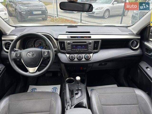 Білий Тойота РАВ 4, об'ємом двигуна 1.99 л та пробігом 135 тис. км за 16500 $, фото 12 на Automoto.ua