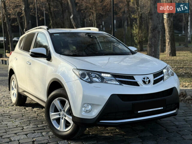 Белый Тойота РАВ 4, объемом двигателя 2 л и пробегом 98 тыс. км за 18200 $, фото 4 на Automoto.ua