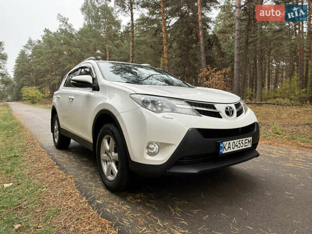 Тойота РАВ 4 2013 у Києві на Automoto.ua Білий Тойота РАВ 4, об'ємом двигуна 2 л та пробігом 192 тис. км за 16800 $, фото 2 на Automoto.ua