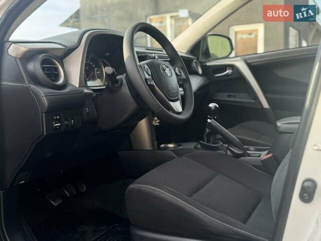 Белый Тойота РАВ 4, объемом двигателя 2.23 л и пробегом 182 тыс. км за 14500 $, фото 34 на Automoto.ua