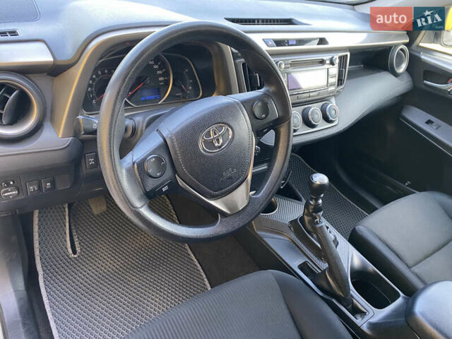 Білий Тойота РАВ 4, об'ємом двигуна 2.23 л та пробігом 158 тис. км за 15400 $, фото 53 на Automoto.ua