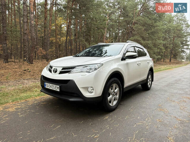 Тойота РАВ 4 2013 у Києві на Automoto.ua Білий Тойота РАВ 4, об'ємом двигуна 2 л та пробігом 192 тис. км за 16800 $, фото 6 на Automoto.ua