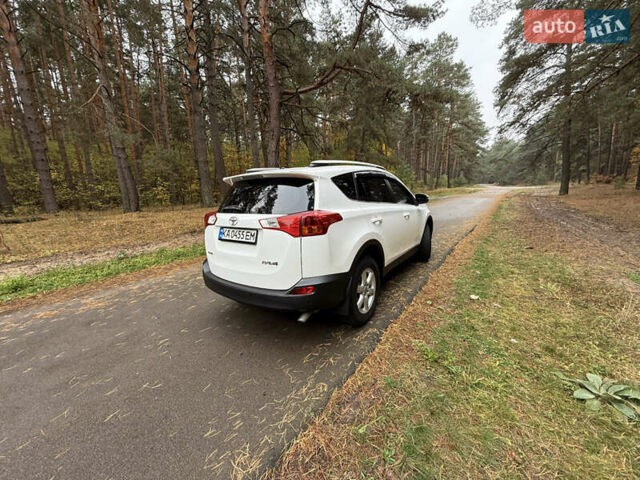 Тойота РАВ 4 2013 у Києві на Automoto.ua Білий Тойота РАВ 4, об'ємом двигуна 2 л та пробігом 192 тис. км за 16800 $, фото 53 на Automoto.ua