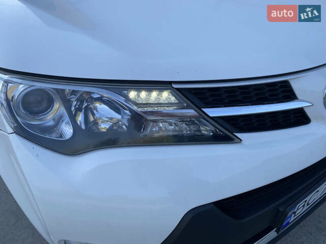 Білий Тойота РАВ 4, об'ємом двигуна 2.23 л та пробігом 158 тис. км за 15400 $, фото 6 на Automoto.ua