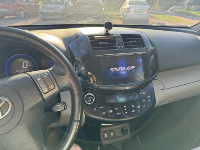 Білий Тойота РАВ 4, об'ємом двигуна 0 л та пробігом 158 тис. км за 9400 $, фото 16 на Automoto.ua