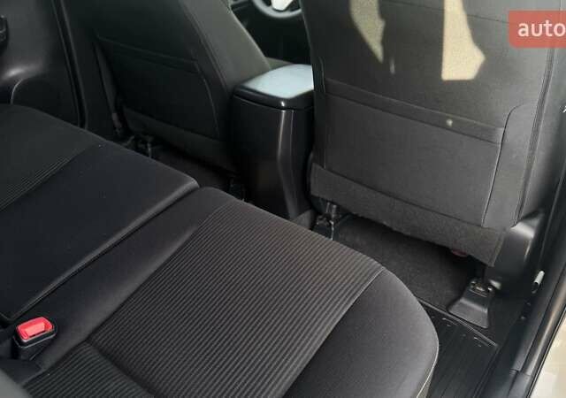 Белый Тойота РАВ 4, объемом двигателя 2.23 л и пробегом 182 тыс. км за 14500 $, фото 58 на Automoto.ua