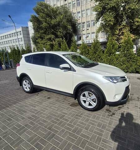 Белый Тойота РАВ 4, объемом двигателя 2.23 л и пробегом 219 тыс. км за 17000 $, фото 3 на Automoto.ua