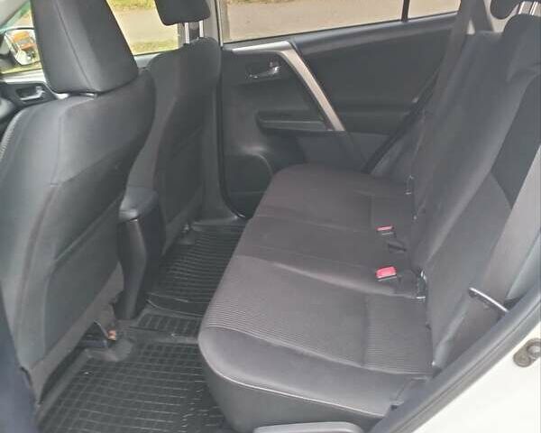 Белый Тойота РАВ 4, объемом двигателя 2.23 л и пробегом 309 тыс. км за 15300 $, фото 10 на Automoto.ua