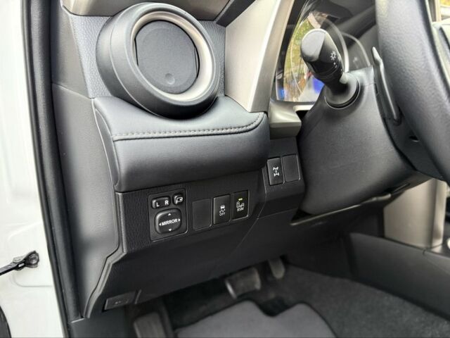 Белый Тойота РАВ 4, объемом двигателя 2 л и пробегом 96 тыс. км за 17800 $, фото 20 на Automoto.ua