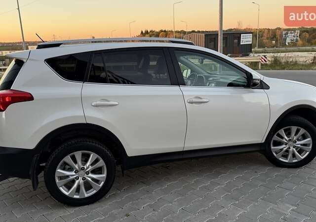 Тойота РАВ 4 2013 в Тернополе на Automoto.ua Белый Тойота РАВ 4, объемом двигателя 2.49 л и пробегом 169 тыс. км за 15999 $, фото 8 на Automoto.ua