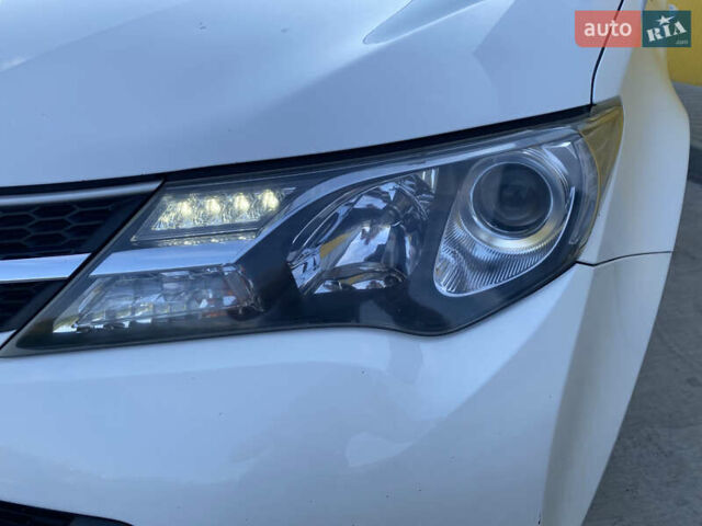 Білий Тойота РАВ 4, об'ємом двигуна 2.23 л та пробігом 158 тис. км за 15400 $, фото 7 на Automoto.ua