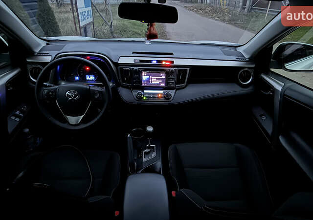 Белый Тойота РАВ 4, объемом двигателя 2.49 л и пробегом 252 тыс. км за 15500 $, фото 35 на Automoto.ua