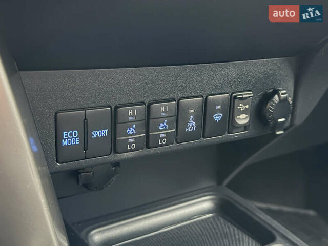 Белый Тойота РАВ 4, объемом двигателя 2.23 л и пробегом 250 тыс. км за 16300 $, фото 14 на Automoto.ua