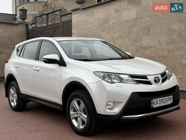 Белый Тойота РАВ 4, объемом двигателя 2.5 л и пробегом 79 тыс. км за 19200 $, фото 6 на Automoto.ua