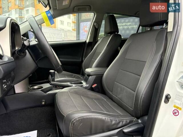 Білий Тойота РАВ 4, об'ємом двигуна 1.99 л та пробігом 135 тис. км за 16500 $, фото 8 на Automoto.ua