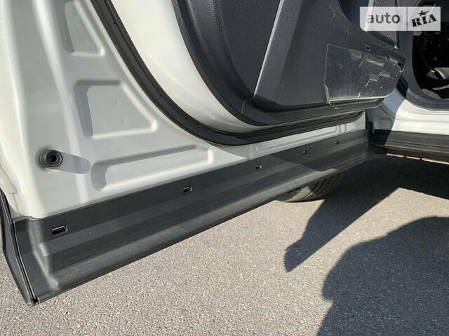 Тойота РАВ 4 2013 в Харькове на Automoto.ua Белый Тойота РАВ 4, объемом двигателя 2.5 л и пробегом 139 тыс. км за 20500 $, фото 17 на Automoto.ua