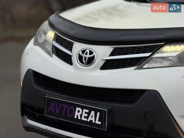 Білий Тойота РАВ 4, об'ємом двигуна 2.23 л та пробігом 209 тис. км за 14900 $, фото 7 на Automoto.ua