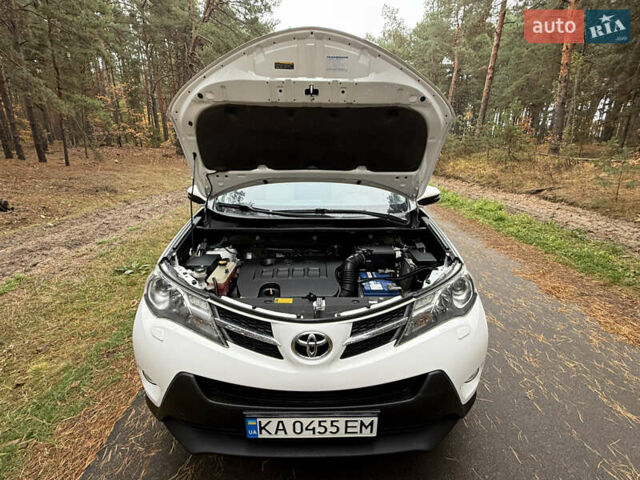 Тойота РАВ 4 2013 у Києві на Automoto.ua Білий Тойота РАВ 4, об'ємом двигуна 2 л та пробігом 192 тис. км за 16800 $, фото 42 на Automoto.ua