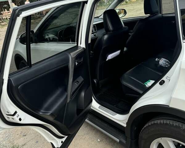 Белый Тойота РАВ 4, объемом двигателя 2.49 л и пробегом 98 тыс. км за 22500 $, фото 30 на Automoto.ua