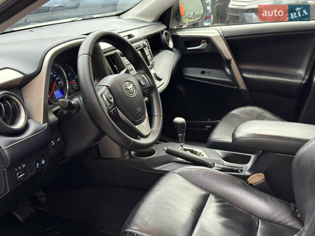 Белый Тойота РАВ 4, объемом двигателя 2.23 л и пробегом 250 тыс. км за 16300 $, фото 12 на Automoto.ua