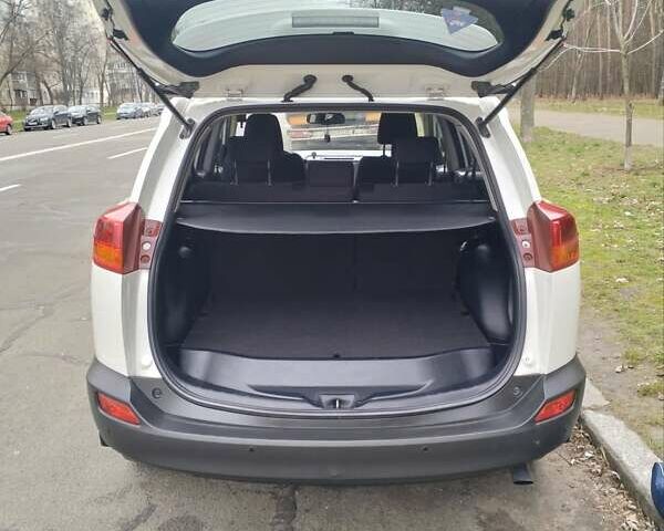 Белый Тойота РАВ 4, объемом двигателя 2.23 л и пробегом 309 тыс. км за 15300 $, фото 15 на Automoto.ua