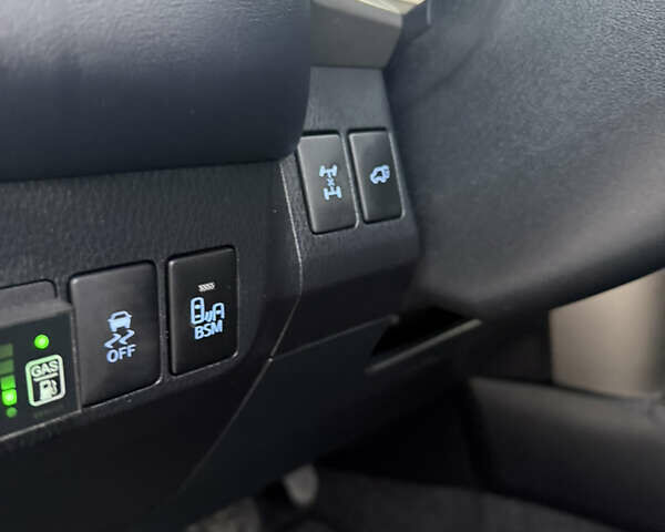 Білий Тойота РАВ 4, об'ємом двигуна 2.5 л та пробігом 195 тис. км за 17300 $, фото 16 на Automoto.ua