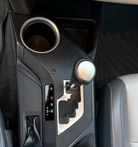 Тойота РАВ 4 2013 в Тернополе на Automoto.ua Белый Тойота РАВ 4, объемом двигателя 2.49 л и пробегом 169 тыс. км за 15999 $, фото 22 на Automoto.ua