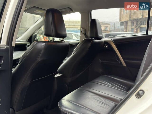 Белый Тойота РАВ 4, объемом двигателя 2.23 л и пробегом 250 тыс. км за 16300 $, фото 10 на Automoto.ua