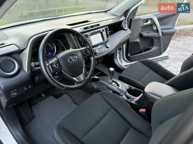 Белый Тойота РАВ 4, объемом двигателя 2 л и пробегом 98 тыс. км за 18200 $, фото 32 на Automoto.ua