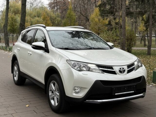 Белый Тойота РАВ 4, объемом двигателя 2 л и пробегом 96 тыс. км за 17800 $, фото 1 на Automoto.ua