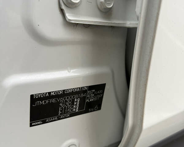 Білий Тойота РАВ 4, об'ємом двигуна 2.5 л та пробігом 195 тис. км за 17300 $, фото 25 на Automoto.ua