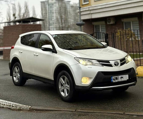 Білий Тойота РАВ 4, об'ємом двигуна 2.23 л та пробігом 250 тис. км за 15500 $, фото 4 на Automoto.ua