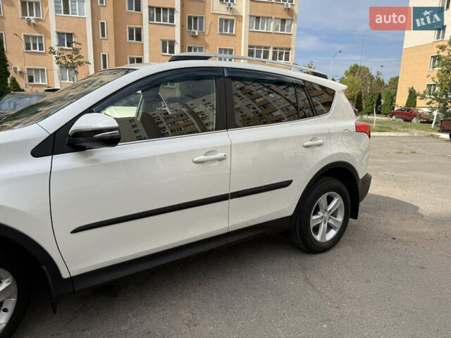 Белый Тойота РАВ 4, объемом двигателя 2.23 л и пробегом 308 тыс. км за 16700 $, фото 2 на Automoto.ua