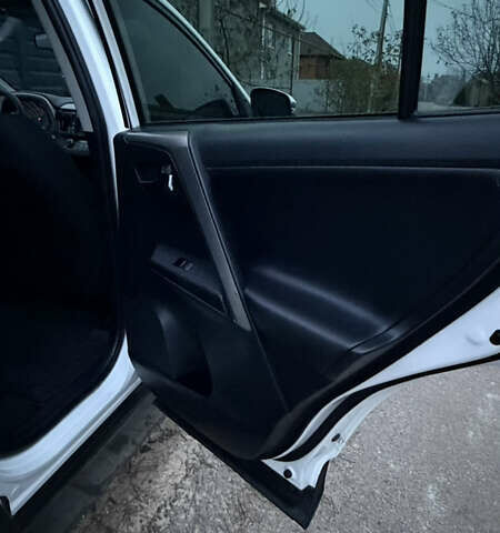 Белый Тойота РАВ 4, объемом двигателя 2.49 л и пробегом 252 тыс. км за 15500 $, фото 28 на Automoto.ua