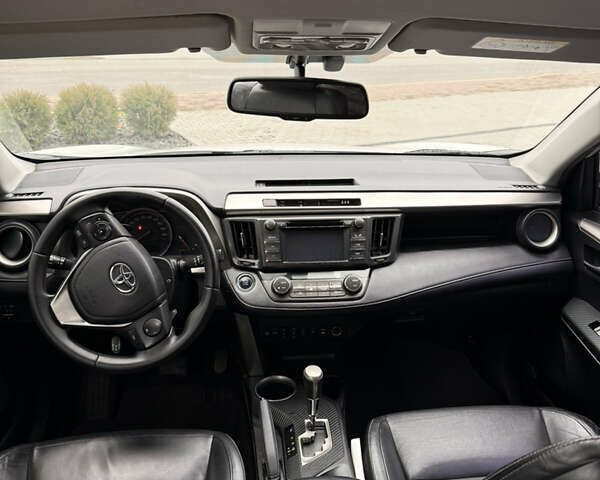 Білий Тойота РАВ 4, об'ємом двигуна 2.23 л та пробігом 220 тис. км за 17200 $, фото 16 на Automoto.ua