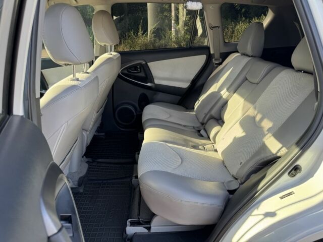 Білий Тойота РАВ 4, об'ємом двигуна 0 л та пробігом 158 тис. км за 9400 $, фото 6 на Automoto.ua