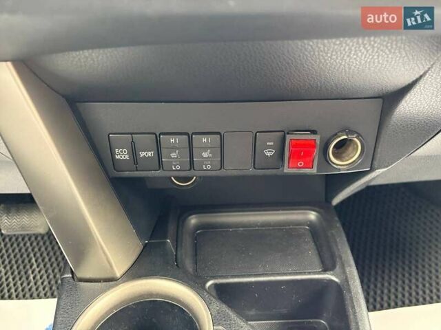 Білий Тойота РАВ 4, об'ємом двигуна 1.99 л та пробігом 135 тис. км за 16500 $, фото 16 на Automoto.ua